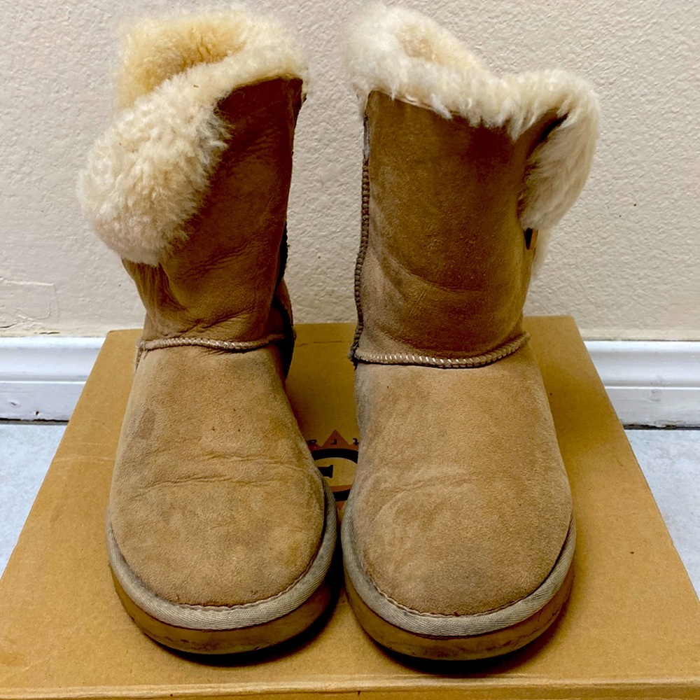 Ugg boots zise 6 wear 3 times